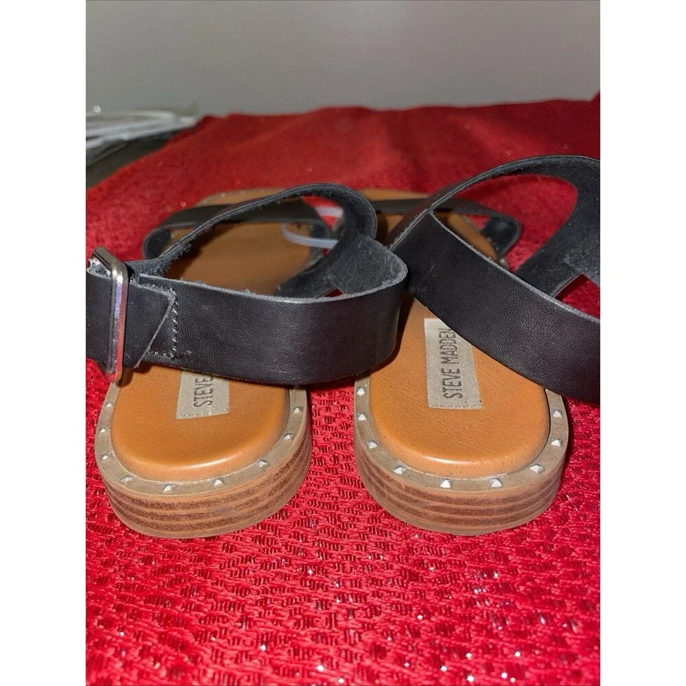Steve Madden Women's Black sandals Size 9